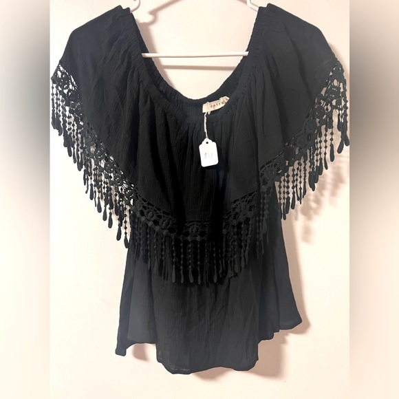 NEW WITH TAGS! Black “Entro” Off the Shoulder Bohemian style top! Size Small. - Picture 1 of 6